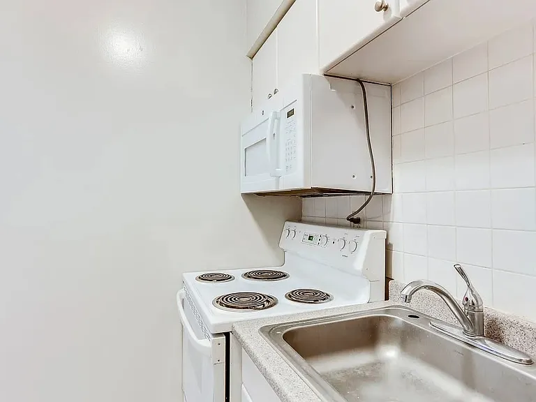 1711 Massachusetts Ave NW #103 — Photo 13