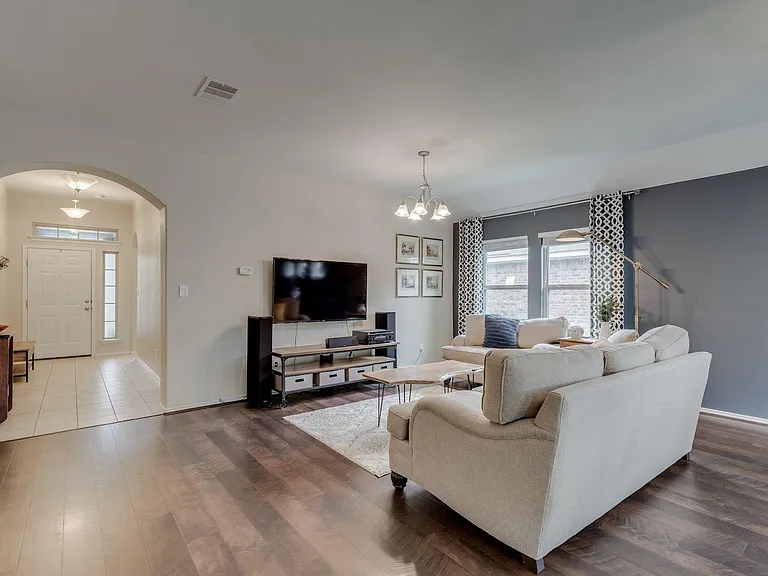 19224 Mangan Way — Photo 5