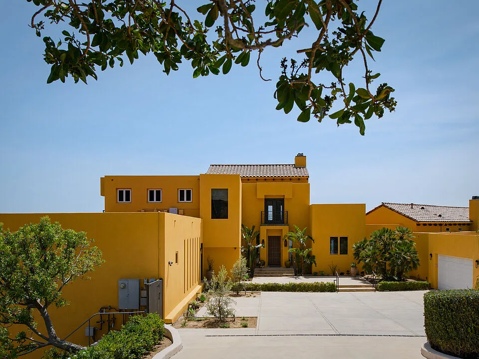3235 Rambla Pacifico