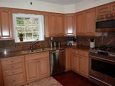 5th image of 1079 Beechwood Blvd