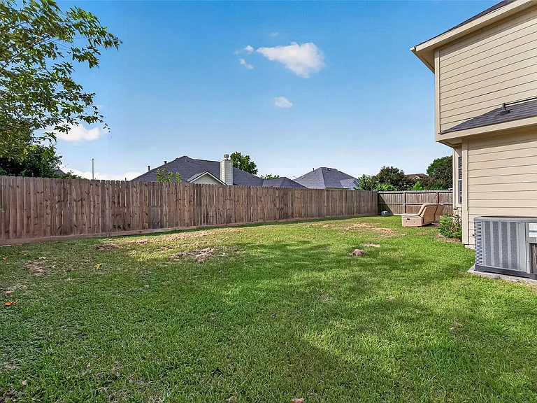 4011 Alexis Cir — Photo 49