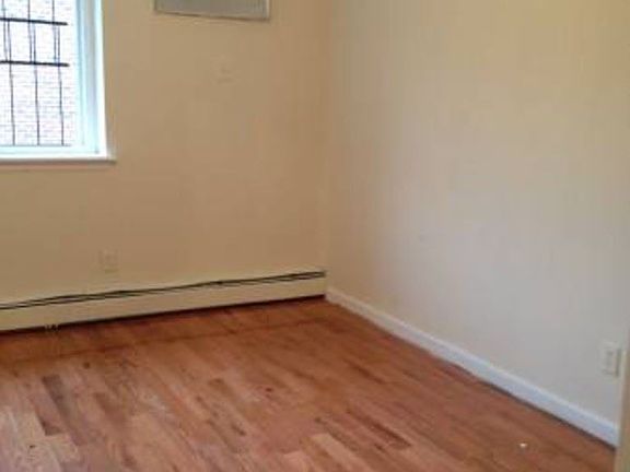 4th image of 101 10 Martense Ave