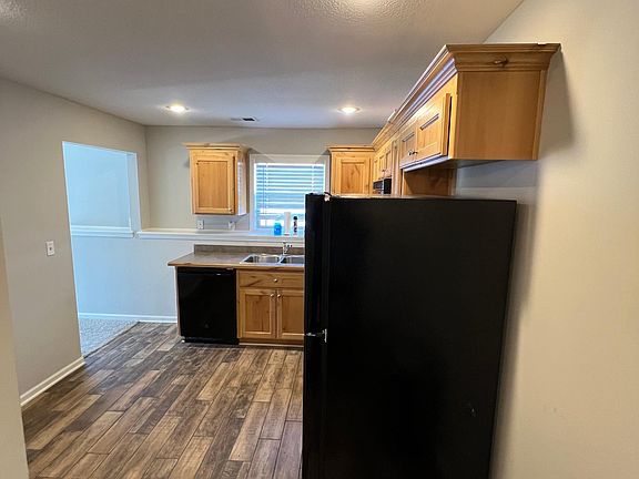 3rd image of 144 S Melrose Ln