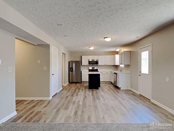 4th image of 144 Hilltop Farms Blvd