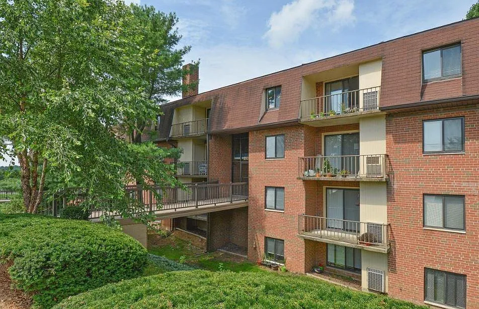 Fairway Park Apartments & Townhomes
