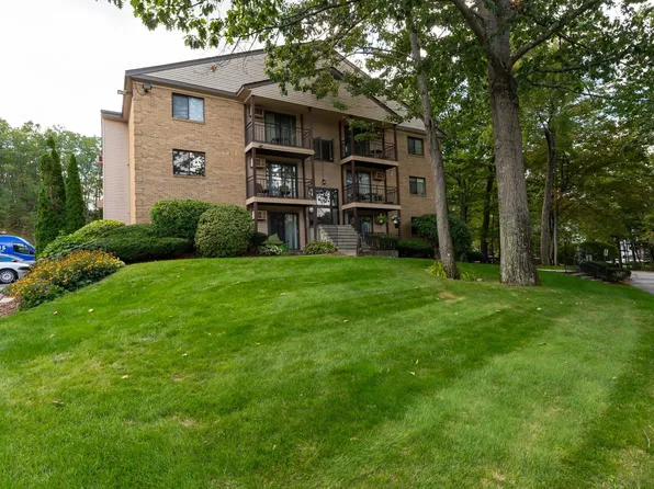 19 Country Club Drive #29, Manchester, NH 03102