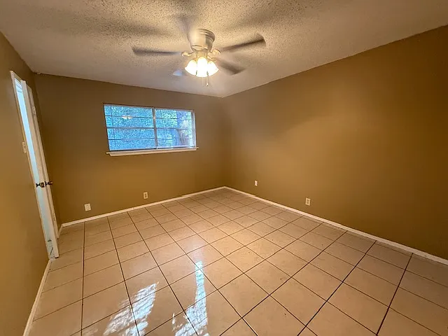 2 bed, 967 sqft, $895 — Photo 4