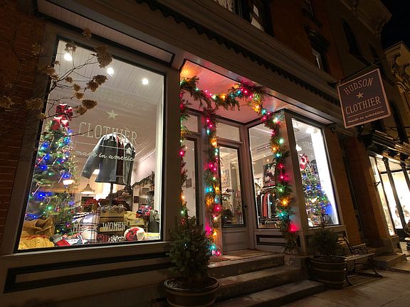 5th image of 221 Warren St