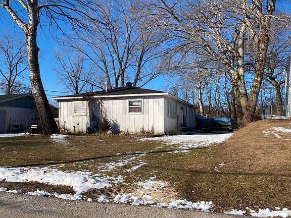 2nd image of 36622 N Iola Ave