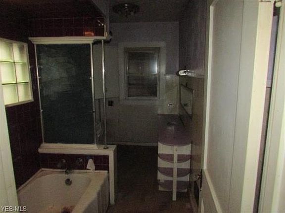 4th image of 1338 Etruria St
