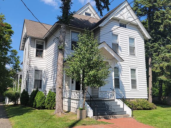 2nd image of 828 W South St APT 5