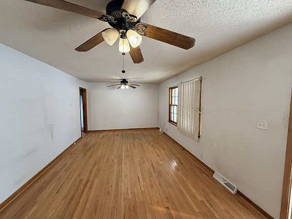 3rd image of 238 Pine Mountain Rd