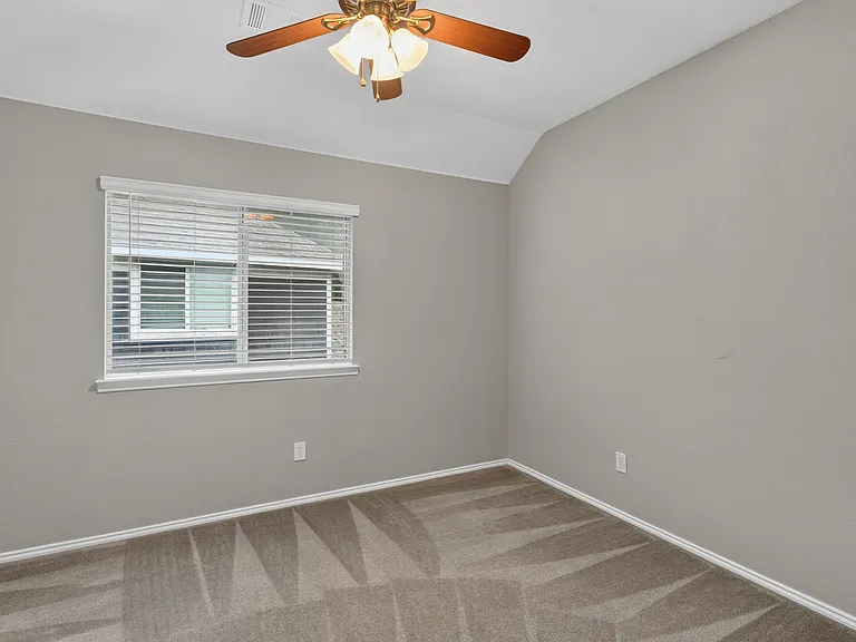 9787 Old Field Dr — Photo 41