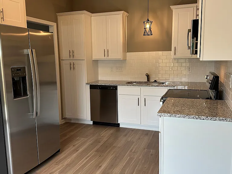 928 Kingscote Dr — Photo 17