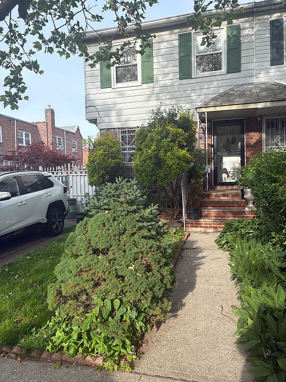 6511 175th St - Property Image