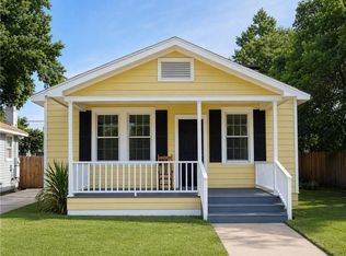 212 W 60th St #A, Savannah, GA 31405