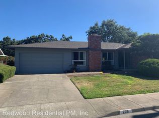 209 White Oak Dr, Santa Rosa, CA 95409