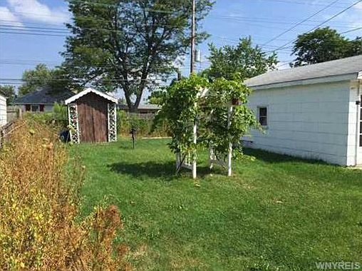 4th image of 91 Nicholas Dr N
