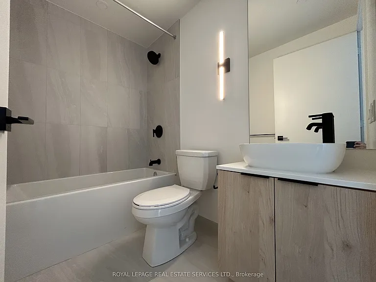 1185 Dupont St #1211 — Photo 23