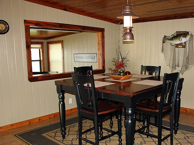 The open pass though allows lake view while dining too!