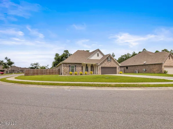 12856 Jackson Lee Dr, Ocean Springs, MS 39564