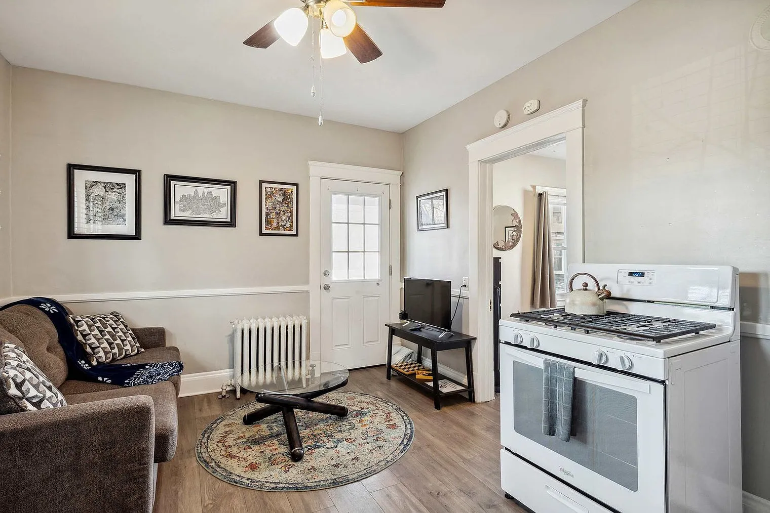 1 bed, 1.0 bath, 398 sqft, $1,512 — Photo 3