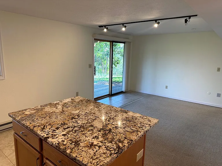 2265 Vassar Dr — Photo 13