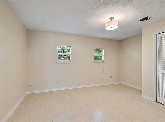 4th image of 13018 Willie Rd