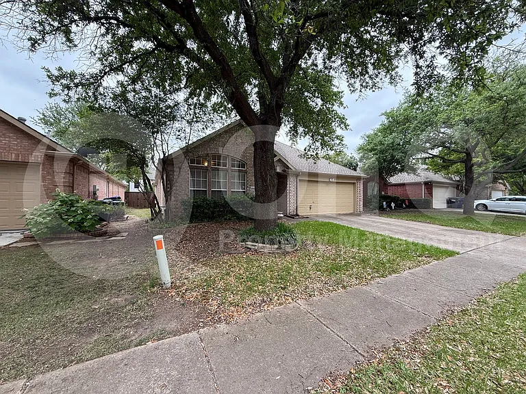 5901 Berkshire Rd — Photo 2