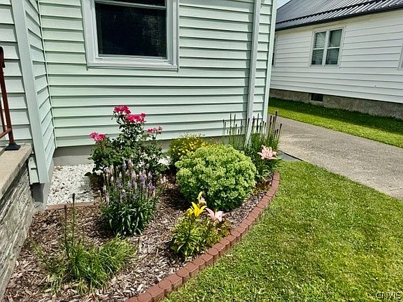 3rd image of 18 Stewart Pl