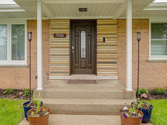 2nd image of 7038 Le Claire Ave