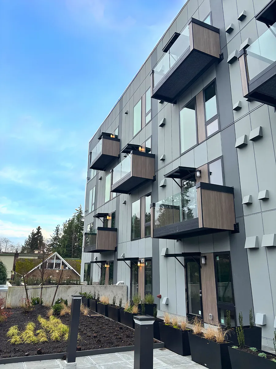 Building Photo - Viewland