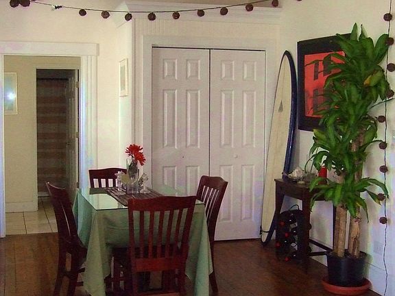 3rd image of 109 De Haven St