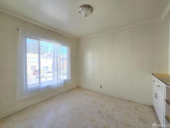 4th image of 579 Campbell Ave