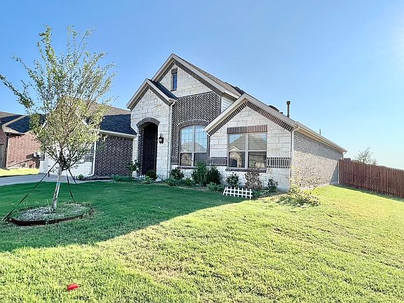 3rd image of 4002 Whitetail Ln
