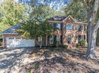 310 Bent Grass Dr, Roswell, GA 30076