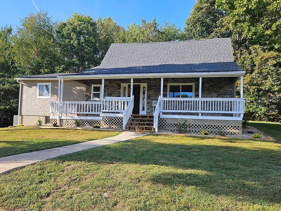 1st image of 558 Pinewood Dr