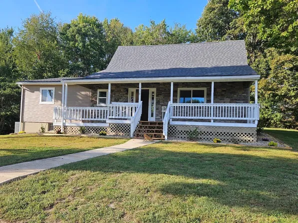 558 Pinewood Dr, Bedford, IN 47421