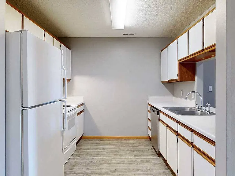Our kitchens provide plenty of counter space and cabinetry, making meal prep and storage simple and efficient for your lifestyle.