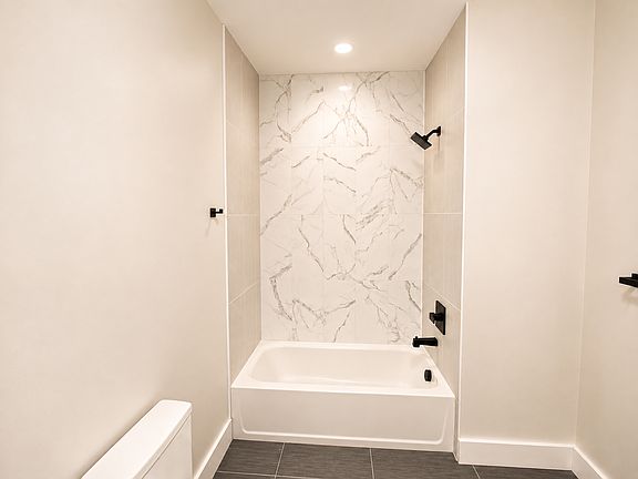 5th image of 130-131 Ellis Ave #204