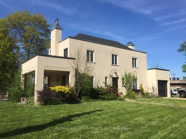 1 Saint James Pl, Hamilton, ON L8P 2N4