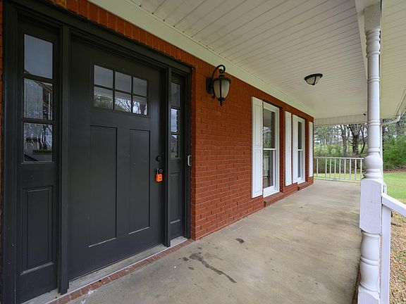 4th image of 3760 White Rd