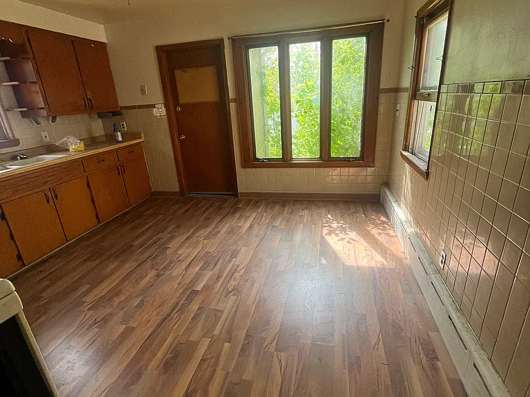 133 S 76th St #3 — Photo 2