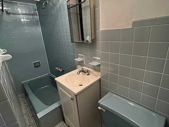 5th image of 250 W 20th St APT 1FE