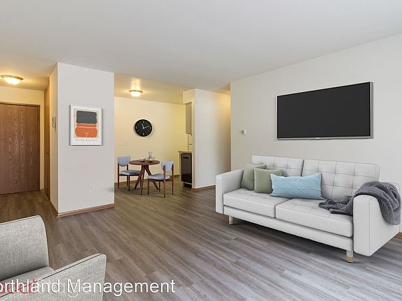5th image of 2645 N Farwell Ave #10123639