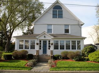 13 Snowden St, Waterford, CT 06385