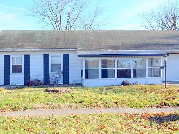 2nd image of 1816 Woodbine Dr