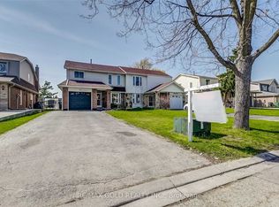 32 Lawndale Cres, Brampton, ON L6S 3L4