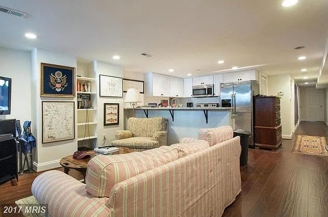 918 Westminster St NW #B — Photo 2