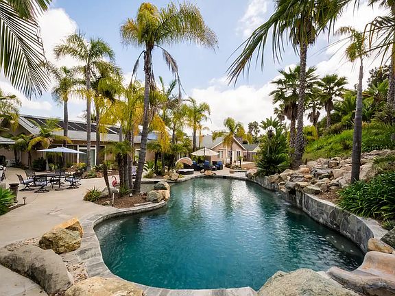3rd image of 4435 Summer Dr #1